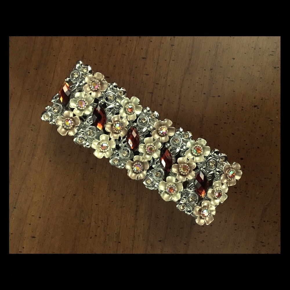 Brown and cream flower bracelet